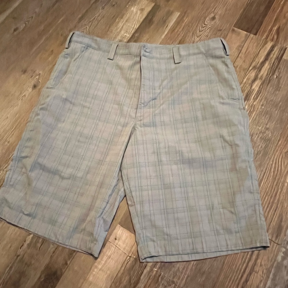 3 pairs of under armour shorts